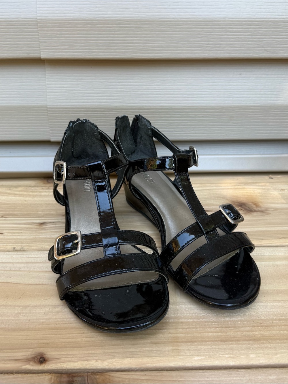 Laura Scott Black Patent T-Strap Buckle Sandals